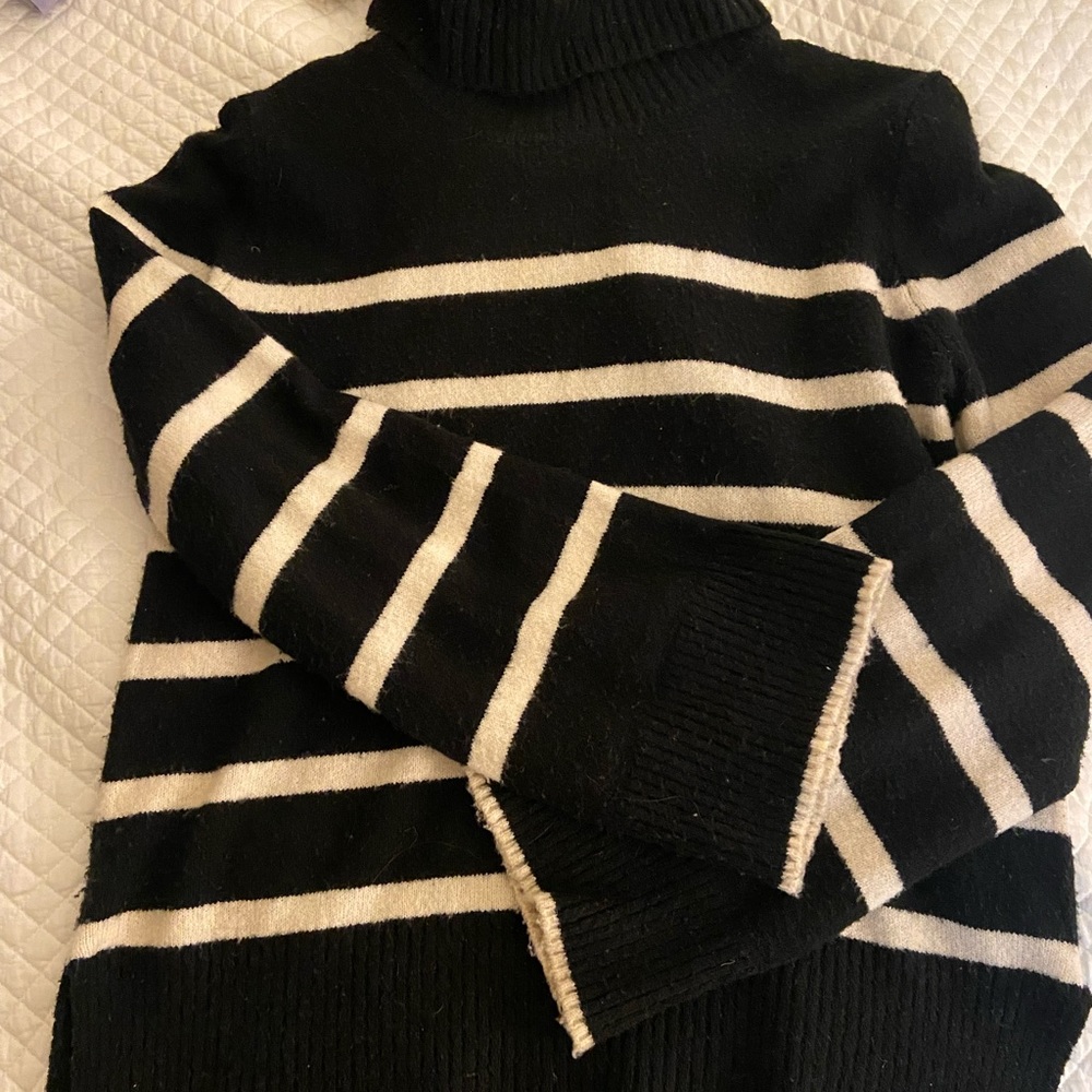 Black/white striped v comfortable cotton & acrylic tunic cowl neck sweater